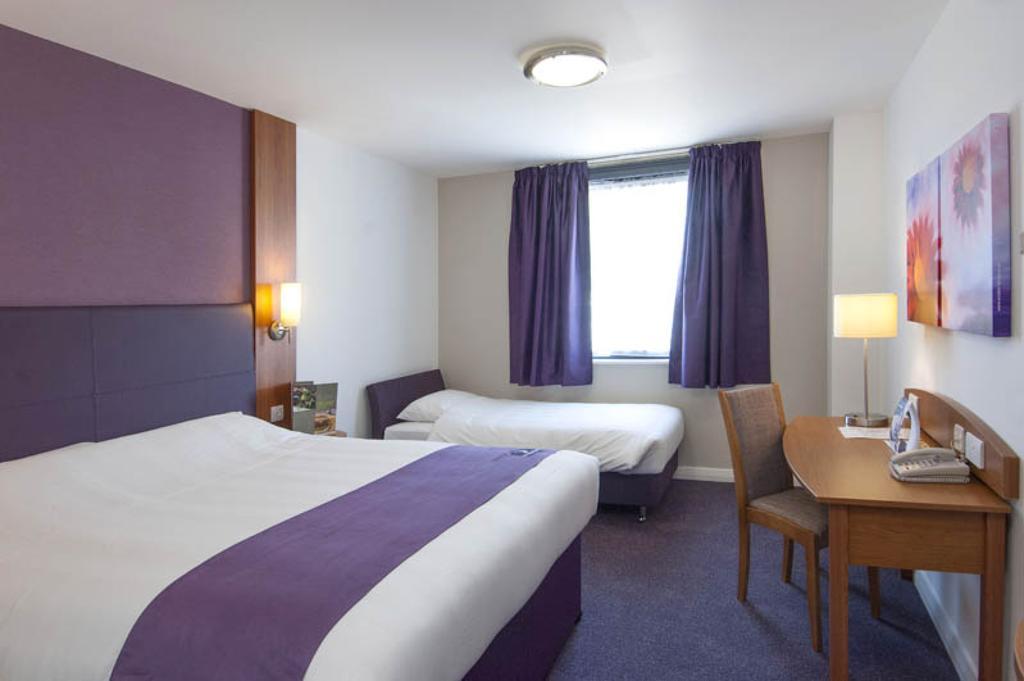 Premier Inn Cannock South 객실 사진