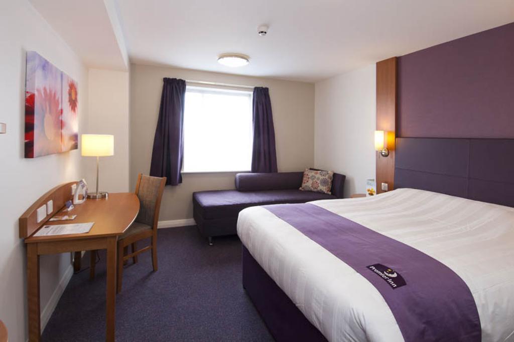 Premier Inn Cannock South 객실 사진